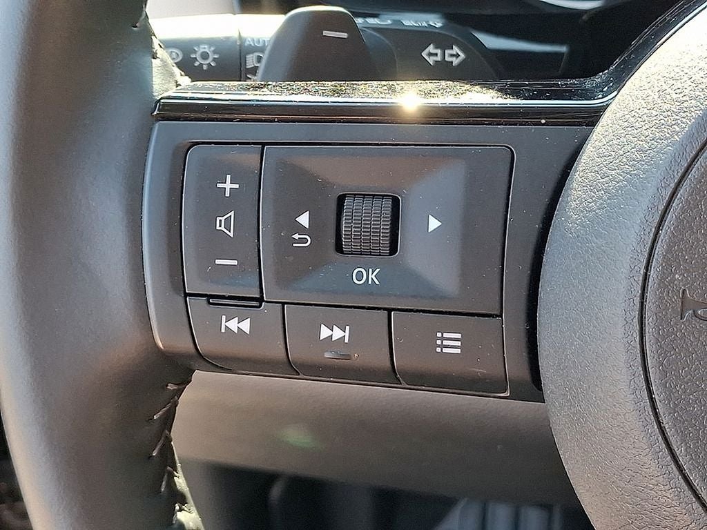 2025 Nissan Pathfinder SL 4WD