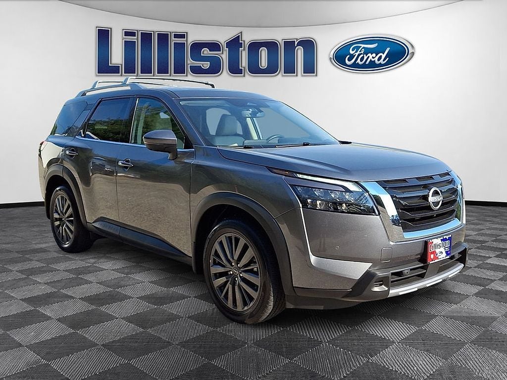 2025 Nissan Pathfinder SL 4WD