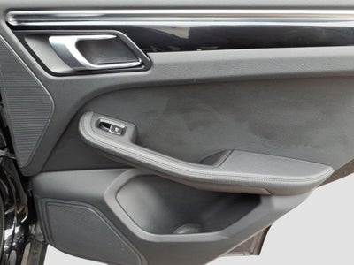 2023 Porsche Macan T