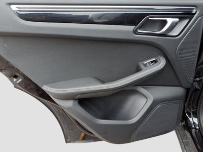 2023 Porsche Macan T