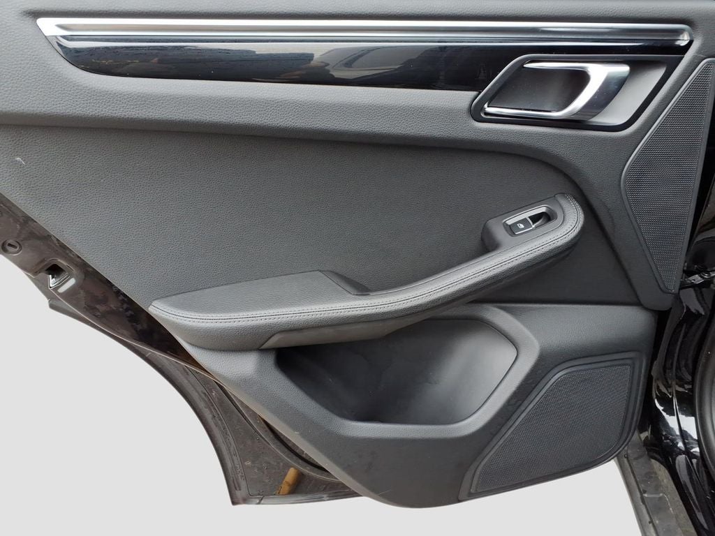 2023 Porsche Macan T