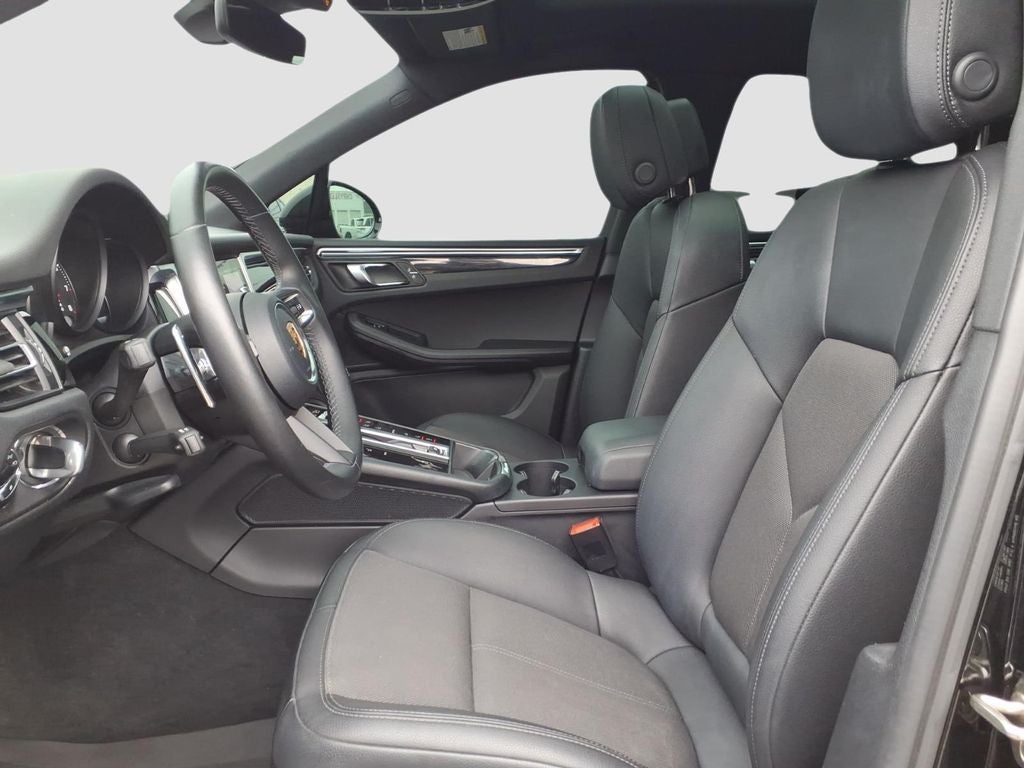 2023 Porsche Macan T
