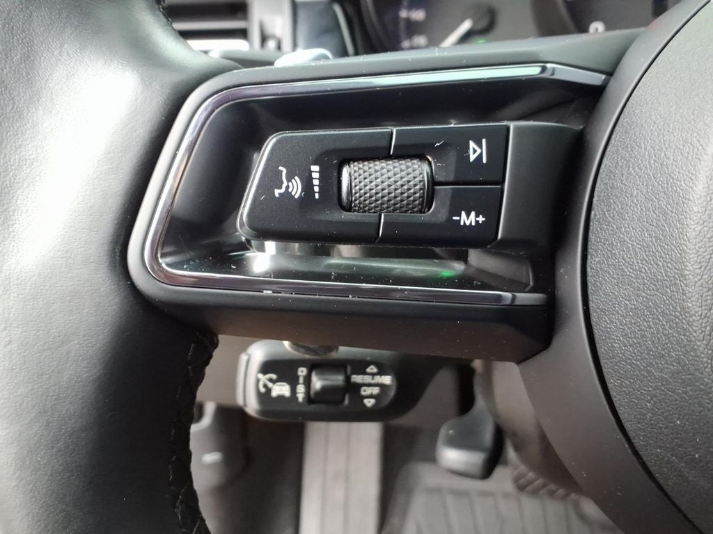 2023 Porsche Macan T