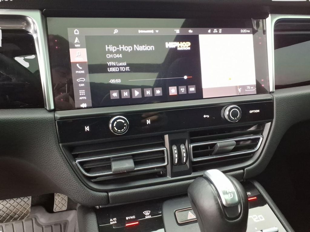 2023 Porsche Macan T