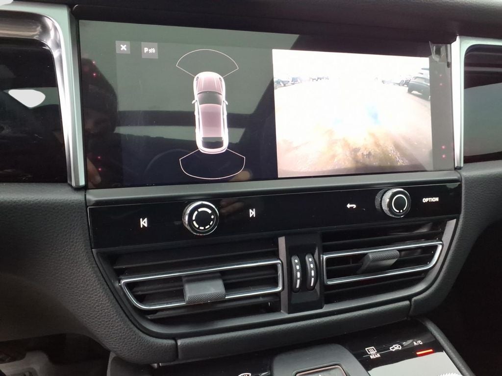 2023 Porsche Macan T