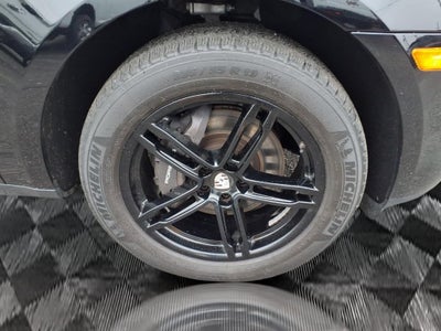 2023 Porsche Macan T