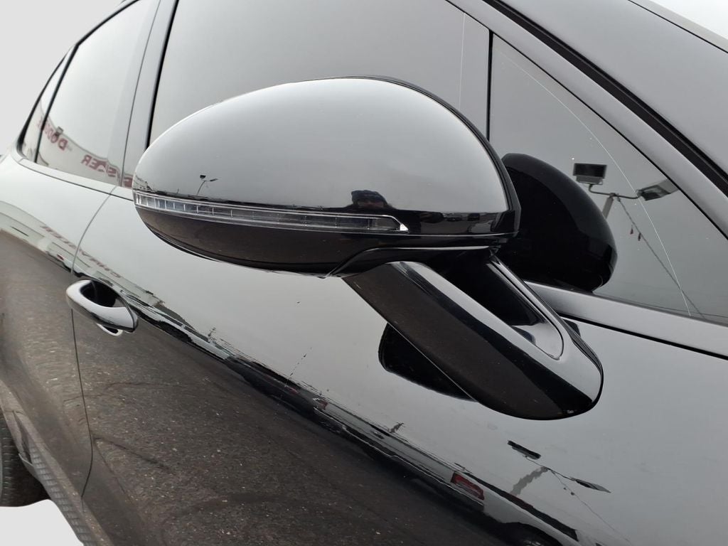 2023 Porsche Macan T