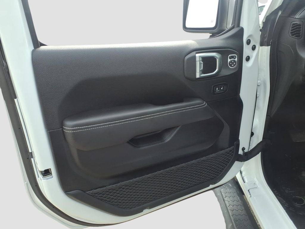 2023 Jeep Wrangler Sahara 4xe Only 9k miles!!