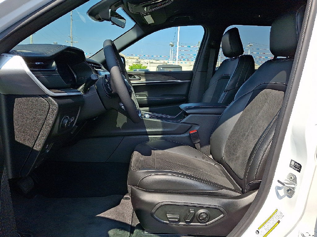 2026 Jeep Grand Cherokee Altitude