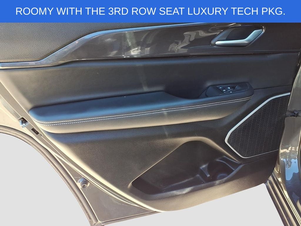 2022 Jeep Grand Cherokee L Laredo