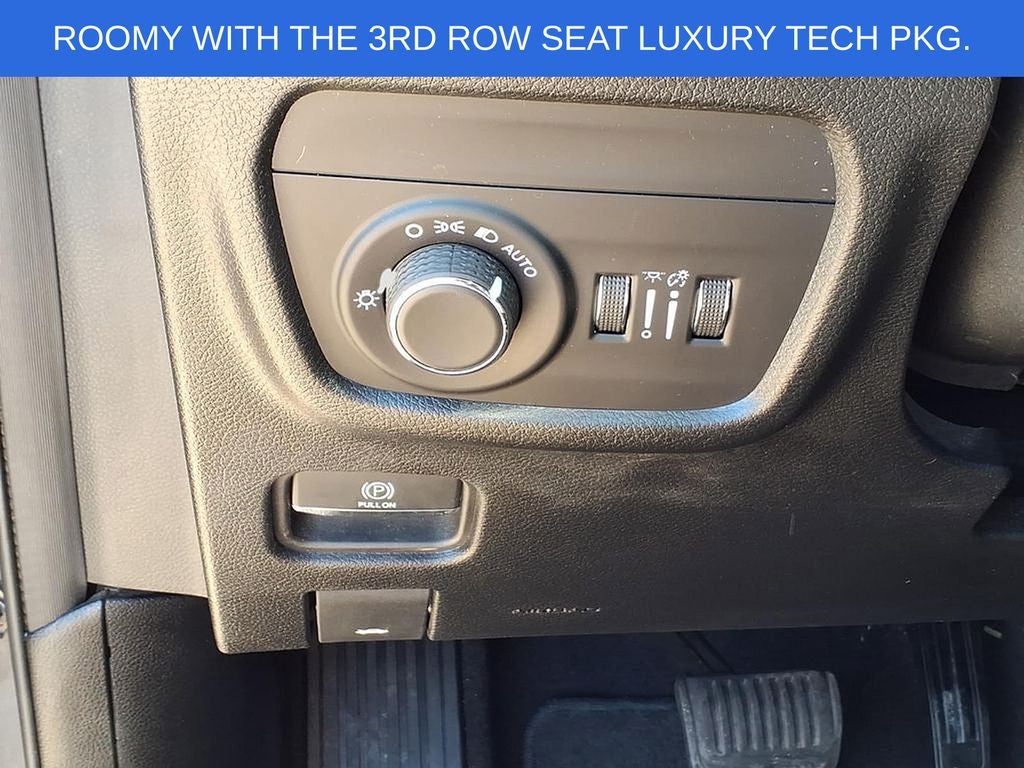 2022 Jeep Grand Cherokee L Laredo