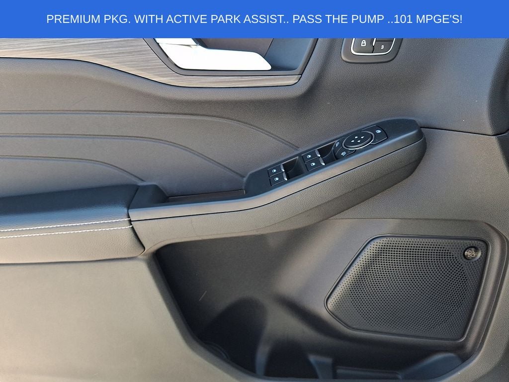 2023 Ford Escape Plug-In Hybrid Base
