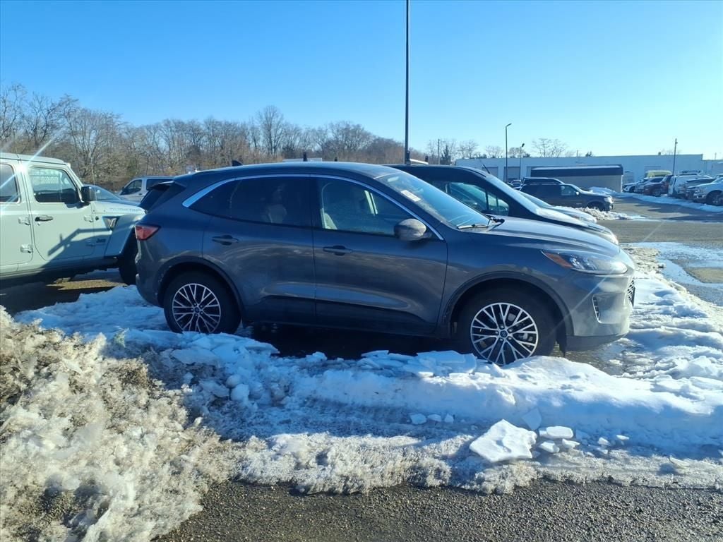2022 Ford Escape Plug-In Hybrid SE