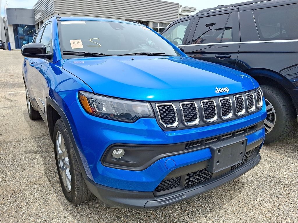 2023 Jeep Compass Latitude Lux