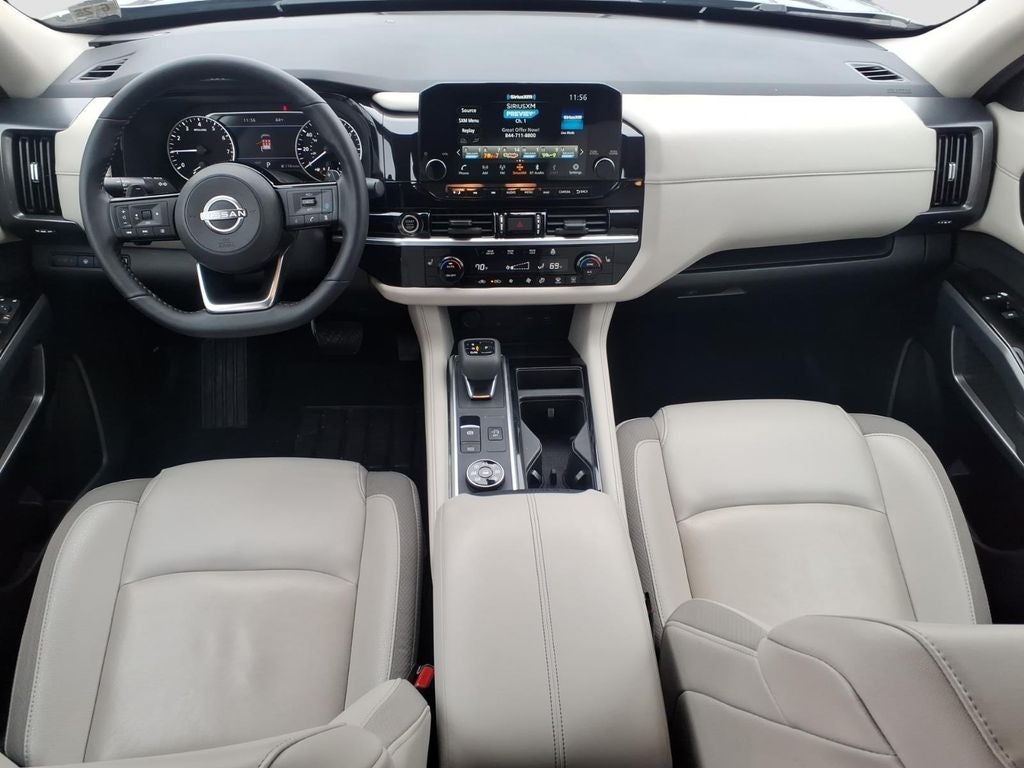 2023 Nissan Pathfinder SL