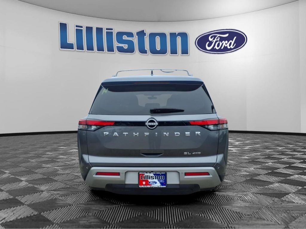 2023 Nissan Pathfinder SL