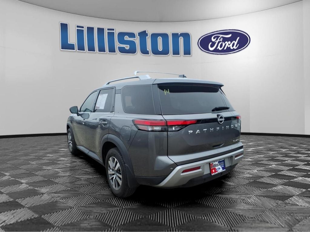2023 Nissan Pathfinder SL