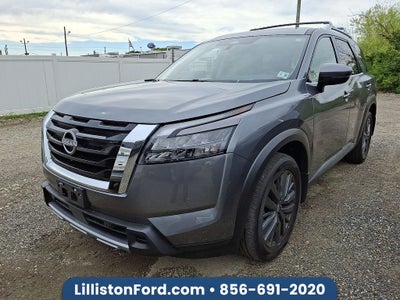 2025 Nissan Pathfinder SL