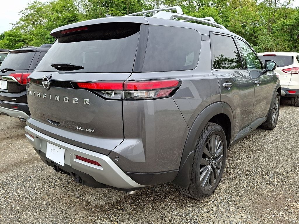 2025 Nissan Pathfinder SL