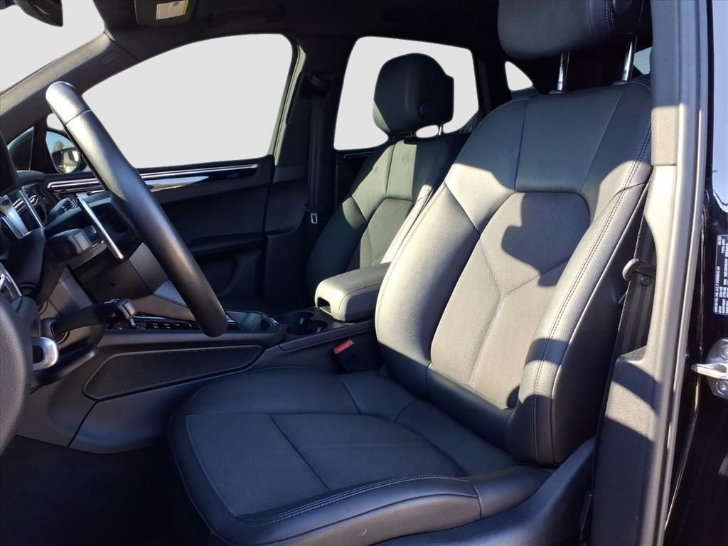 2023 Porsche Macan T